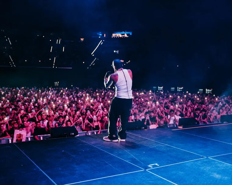 Bryant Myers sings to the Roig Arena crowd in Valencia
